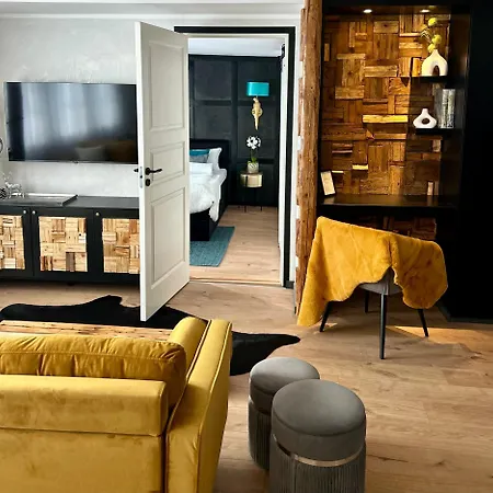 Altstadt Caprice جوسلار